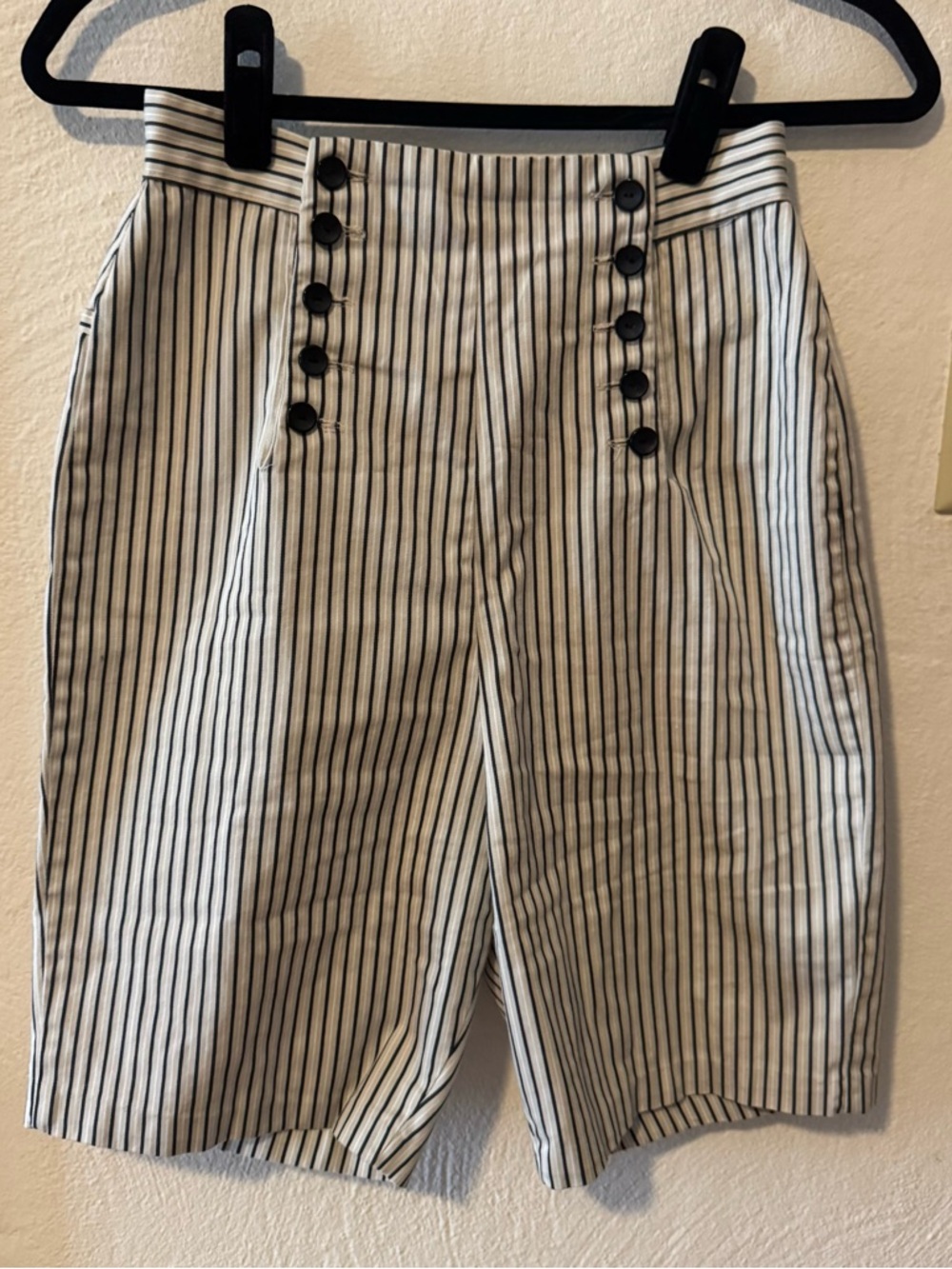 Vintage women’s high waist sailor button shorts women black/white/gray small